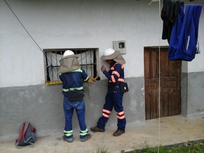 Servicios electricos y telecomunicaciones